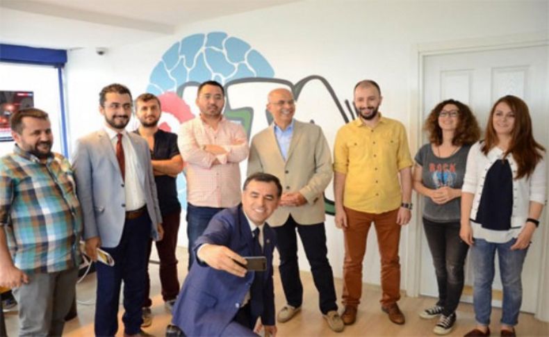 CHP'den Nokta baskınına selfieli tepki